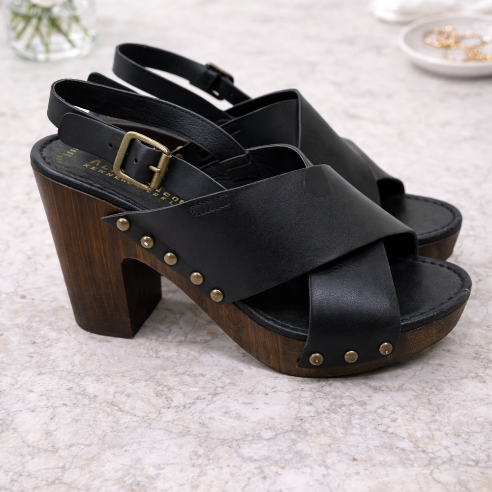 Kenneth Cole Reaction Log Cabin Sandals